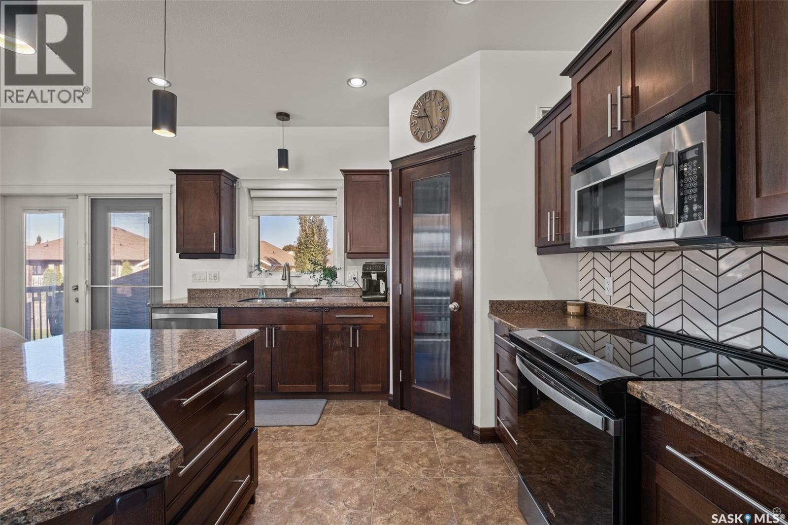 52 Coombe DRIVE - 10