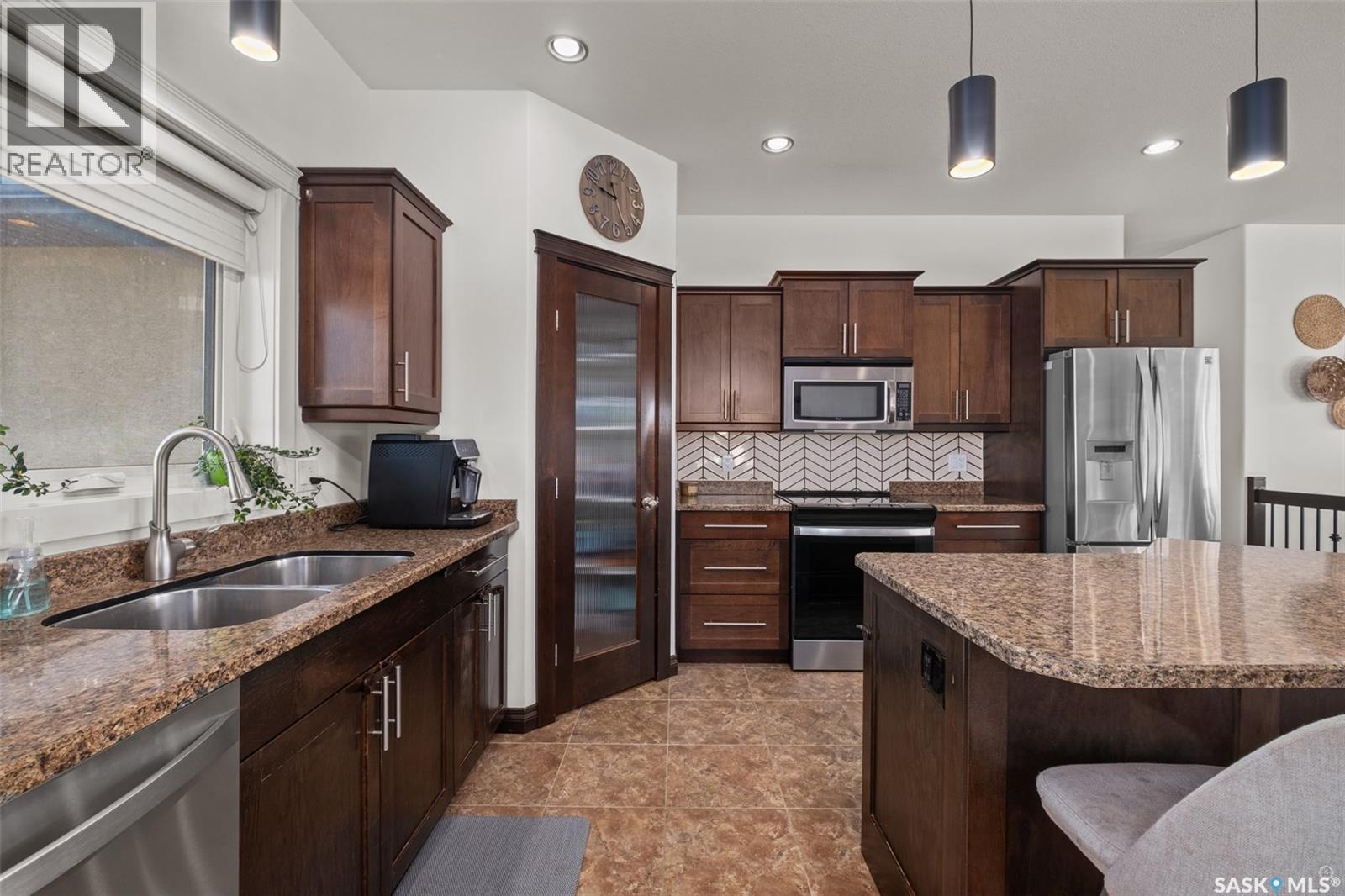 52 Coombe DRIVE - 11