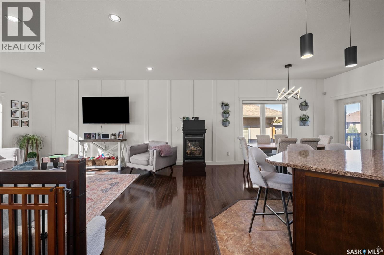 52 Coombe DRIVE - 6