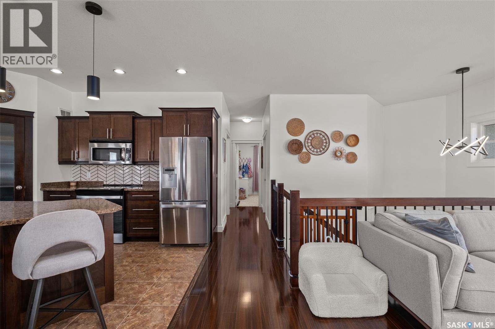 52 Coombe DRIVE - 7