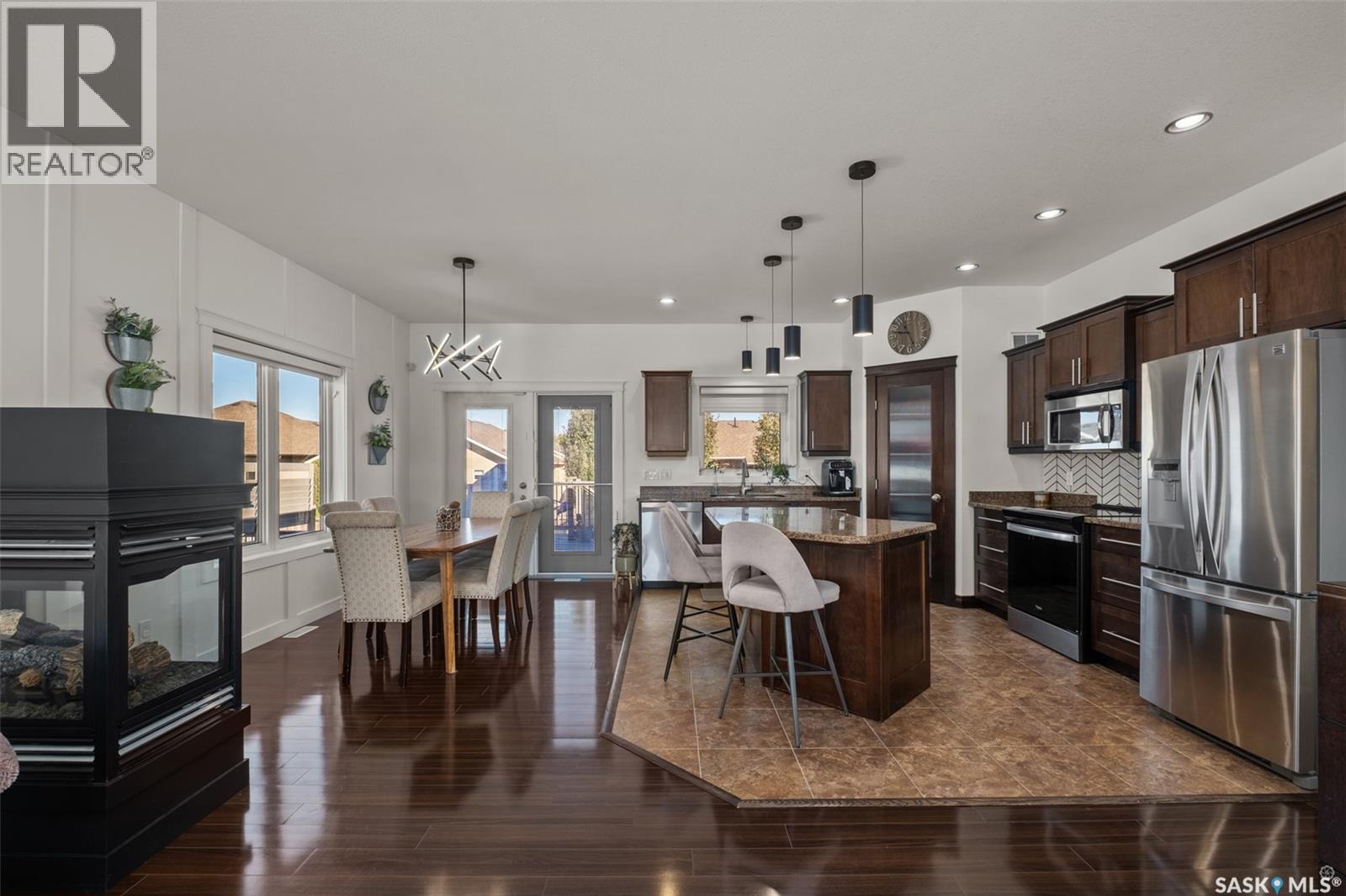 52 Coombe DRIVE - 8