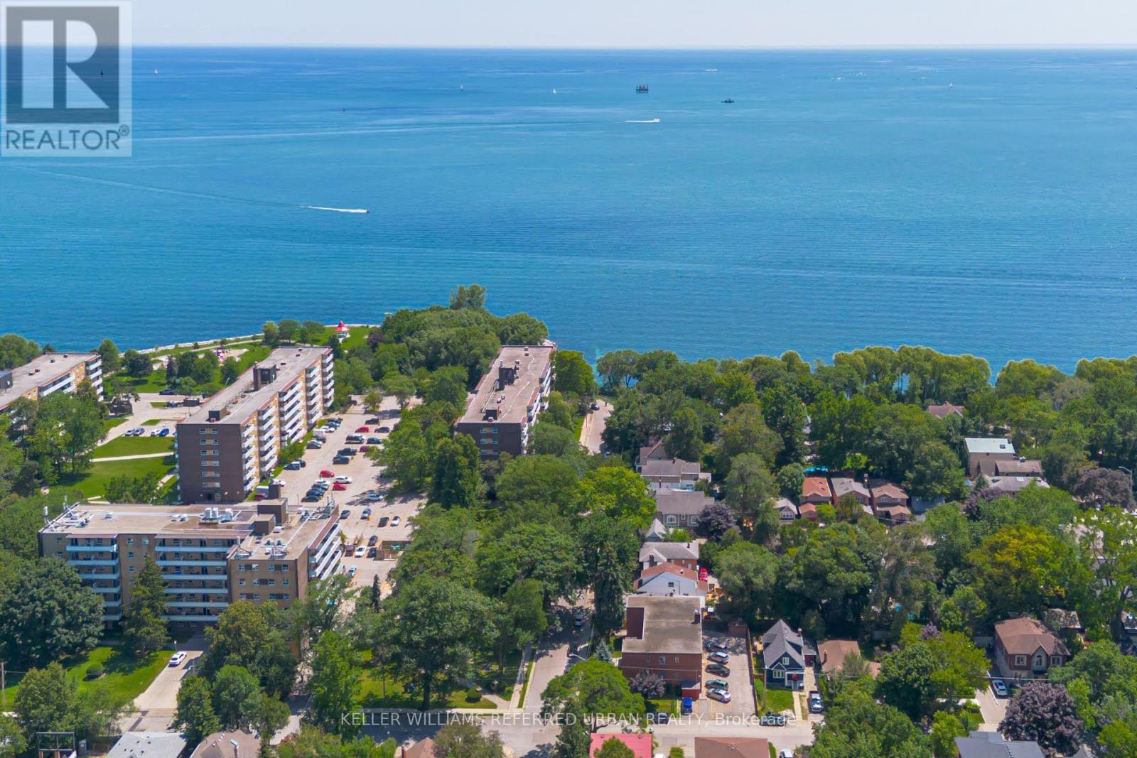22 Long Branch Avenue, Toronto, ON photo 2
