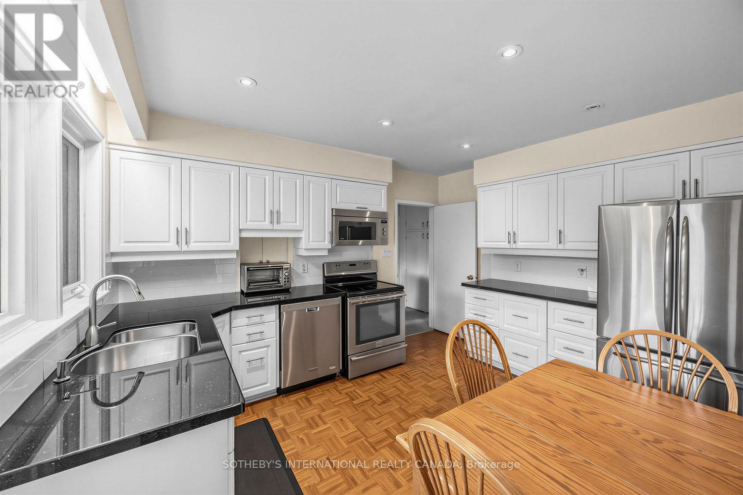 95 Princess Anne Crescent, Toronto, ON photo 10