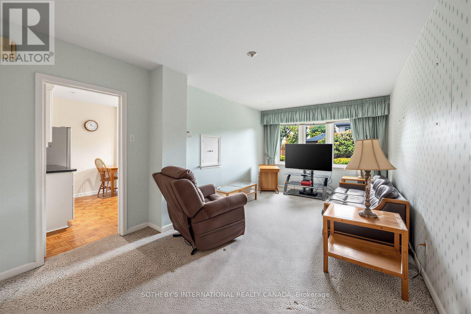 95 Princess Anne Crescent, Toronto, ON photo 14