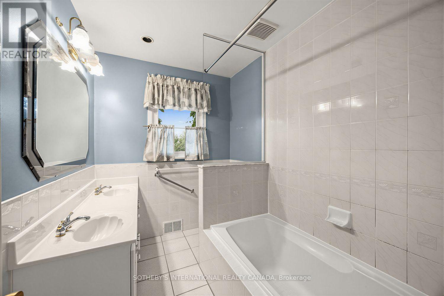95 Princess Anne Crescent, Toronto, ON photo 28