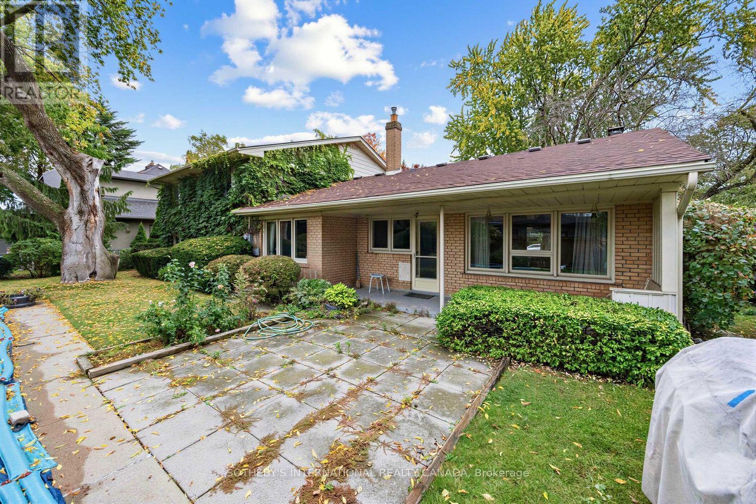 95 Princess Anne Crescent, Toronto, ON photo 32