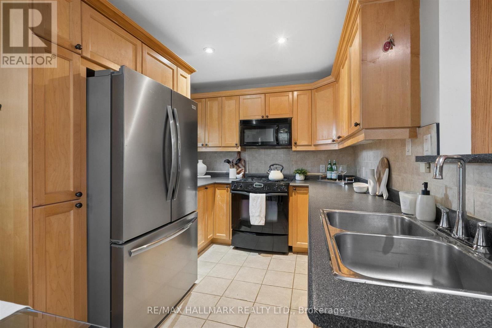 28 Finsbury Crescent, Toronto, ON photo 15