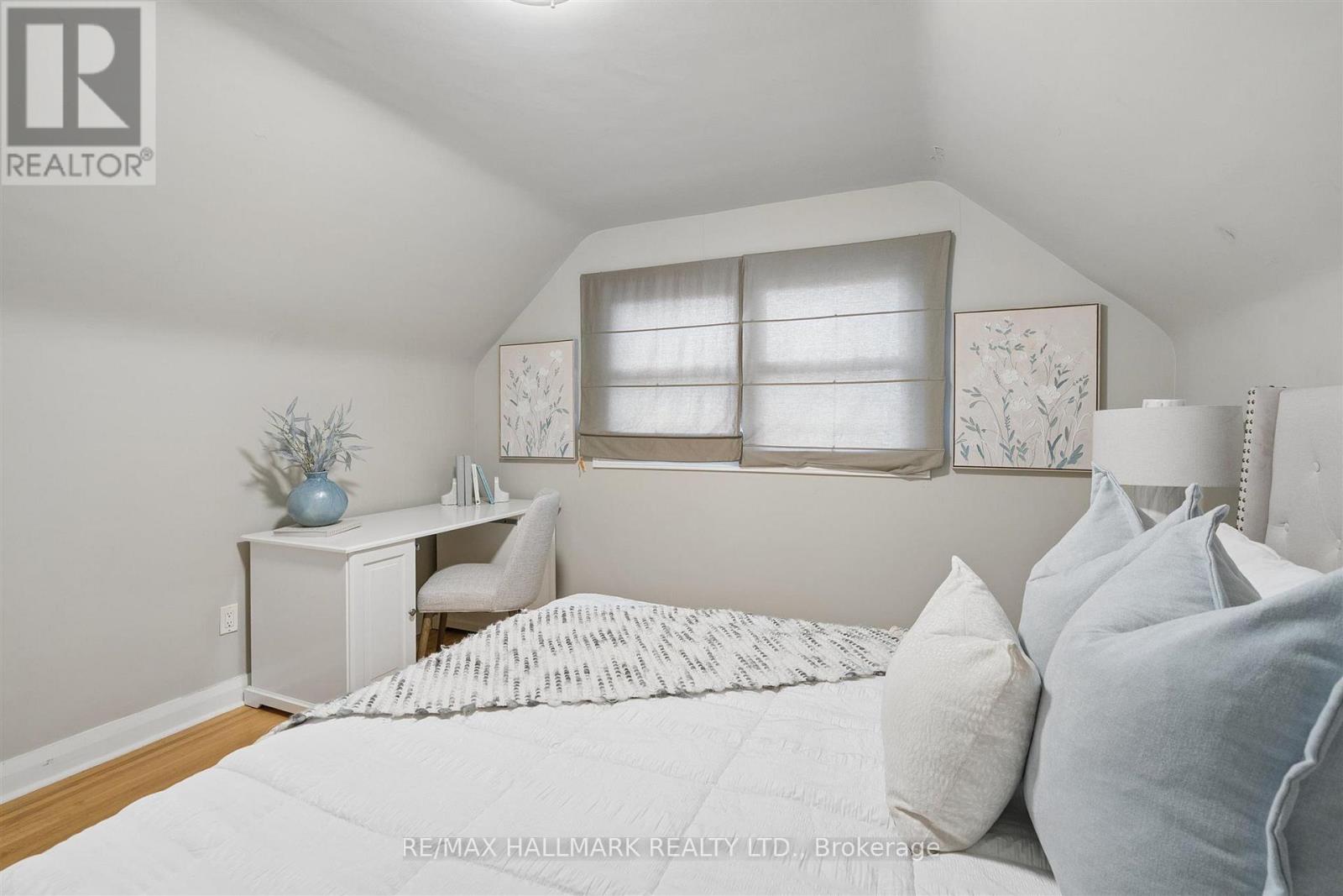 28 FINSBURY CRESCENT - 17