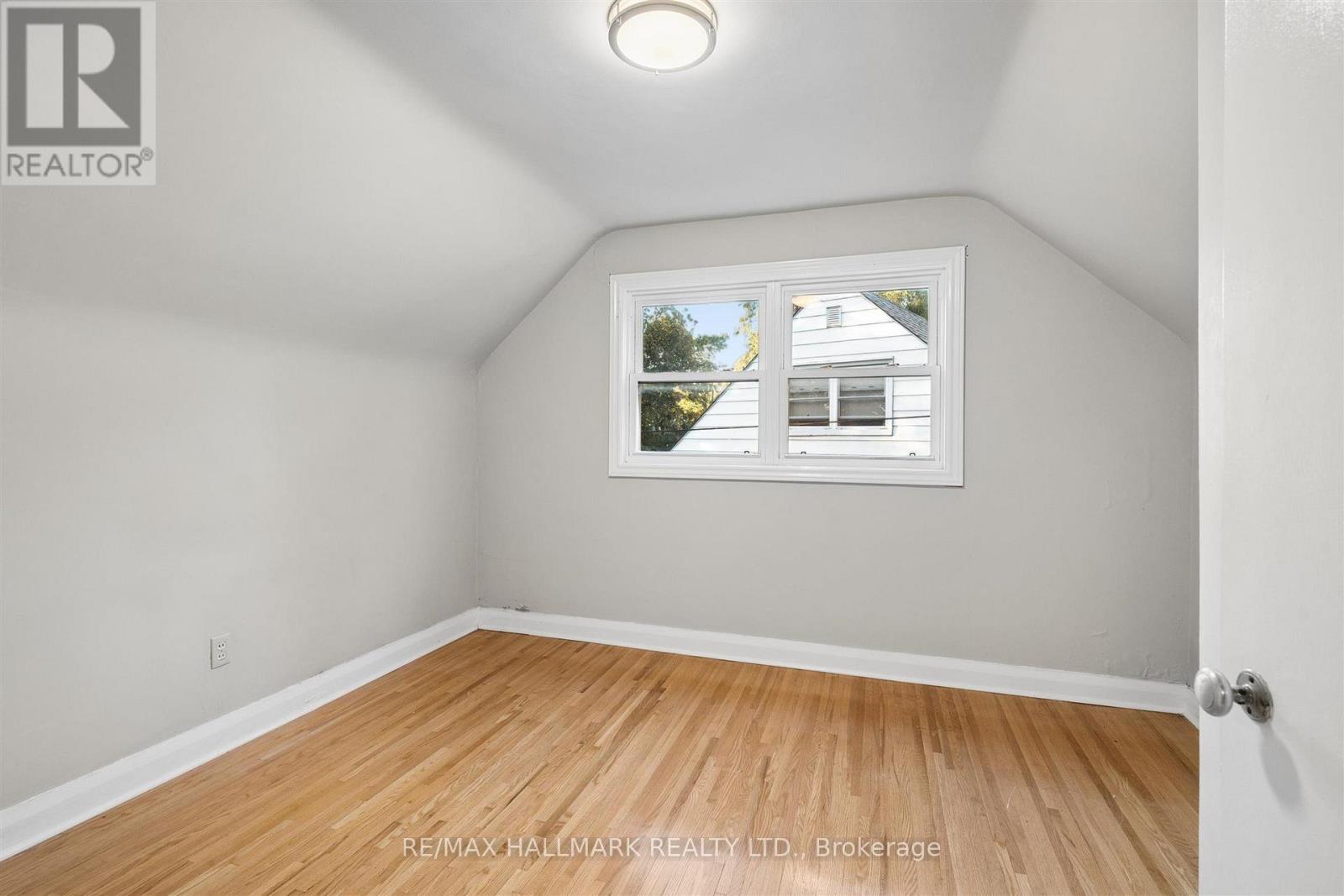 28 FINSBURY CRESCENT - 19