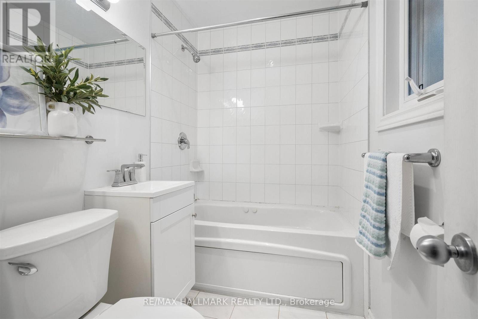 28 FINSBURY CRESCENT - 20