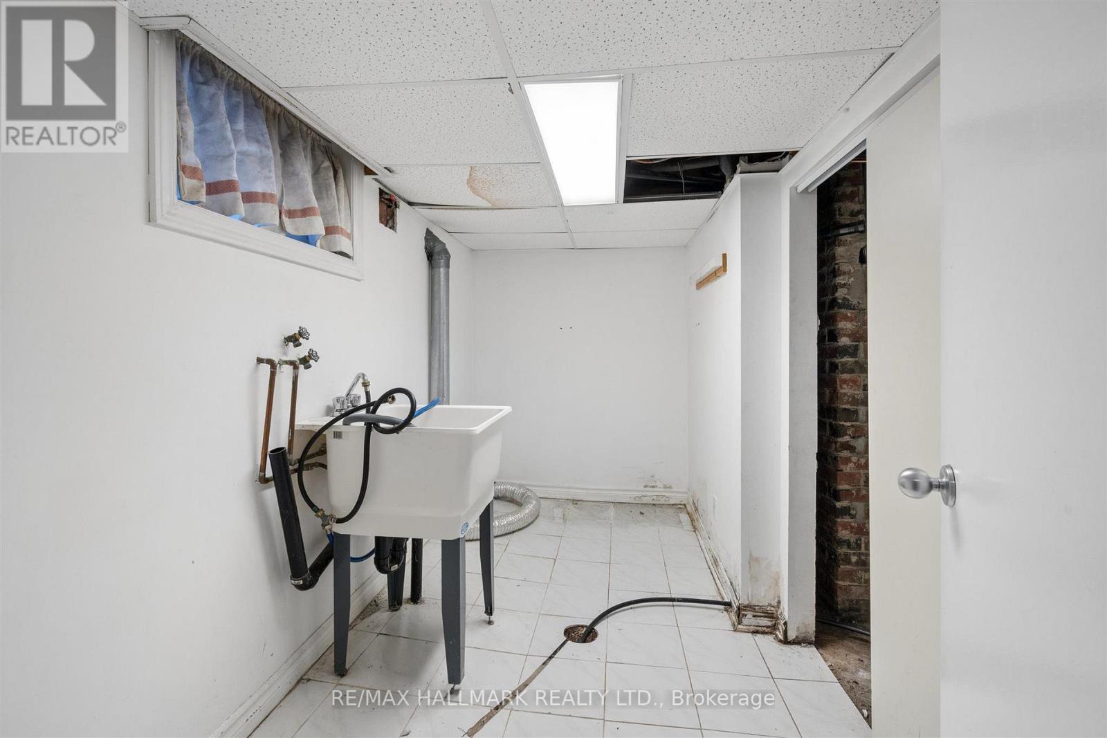 28 FINSBURY CRESCENT - 25