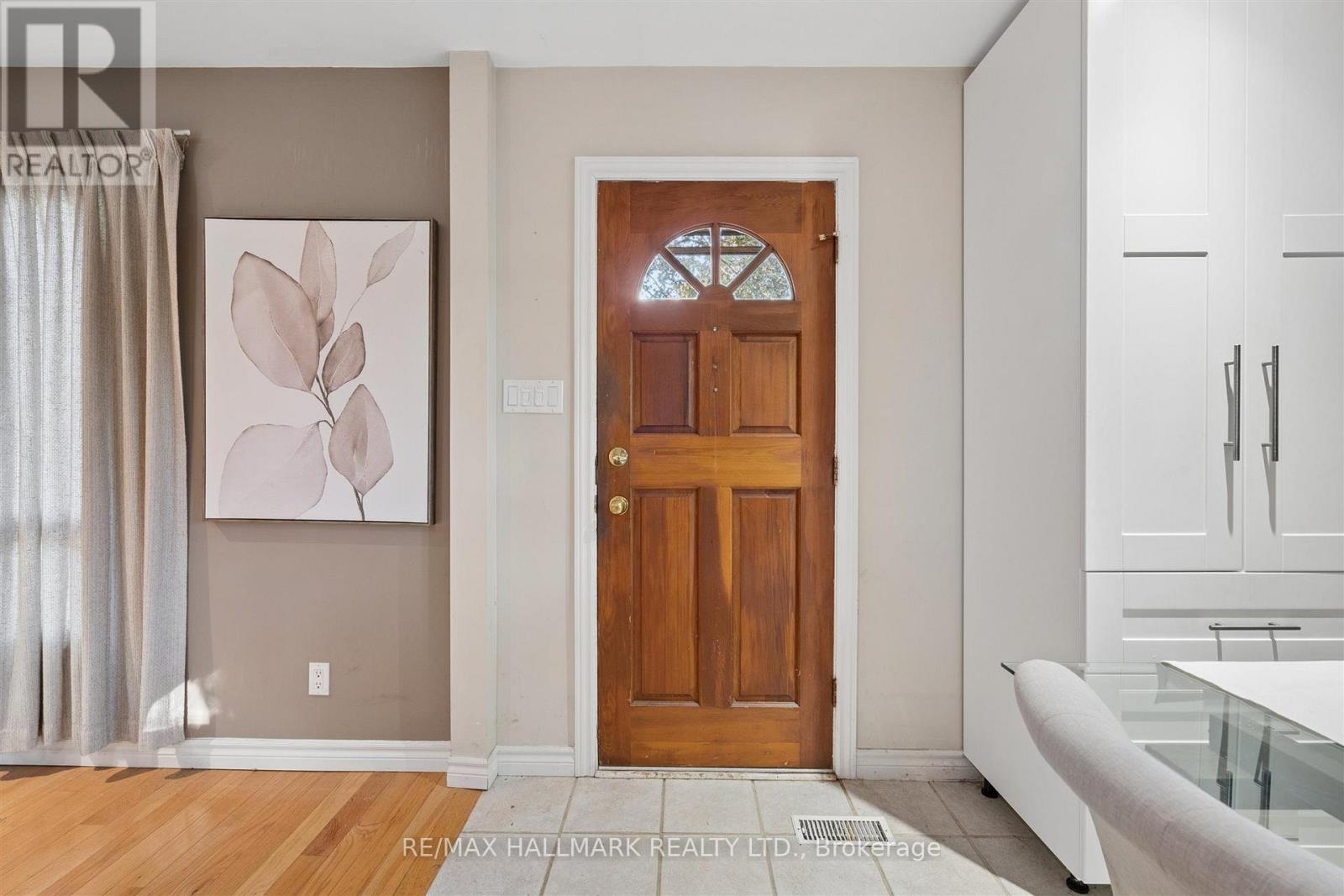 28 FINSBURY CRESCENT - 8
