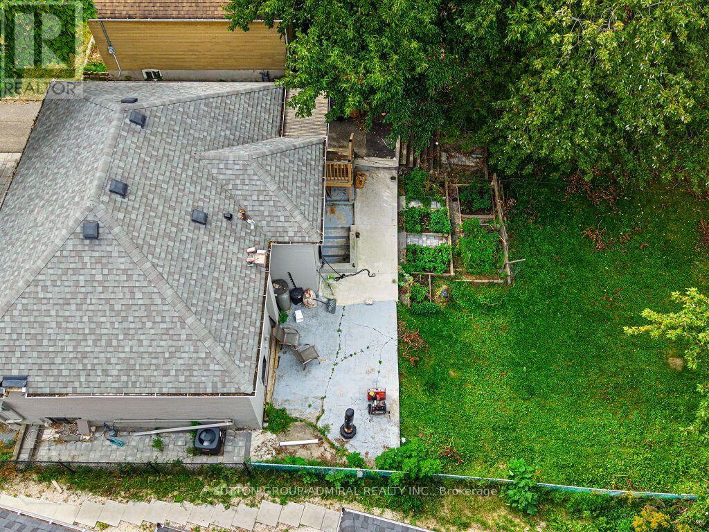 56 Lovilla Boulevard, Toronto, ON photo 39