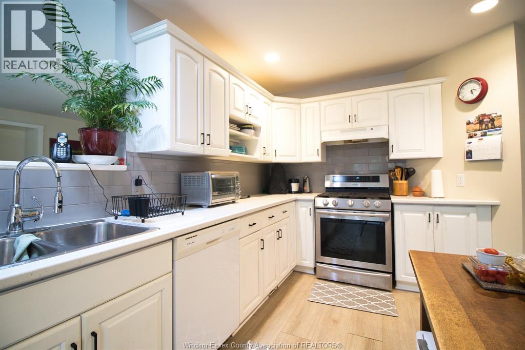 2 THOMAS CRESCENT - 8