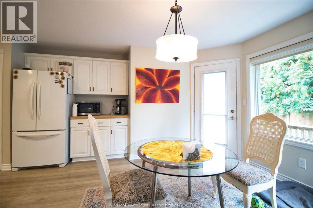 2 THOMAS CRESCENT - 11