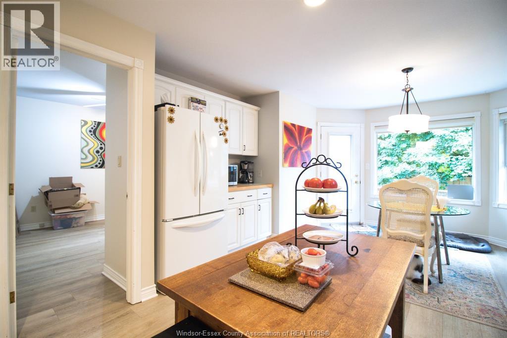 2 THOMAS CRESCENT - 10