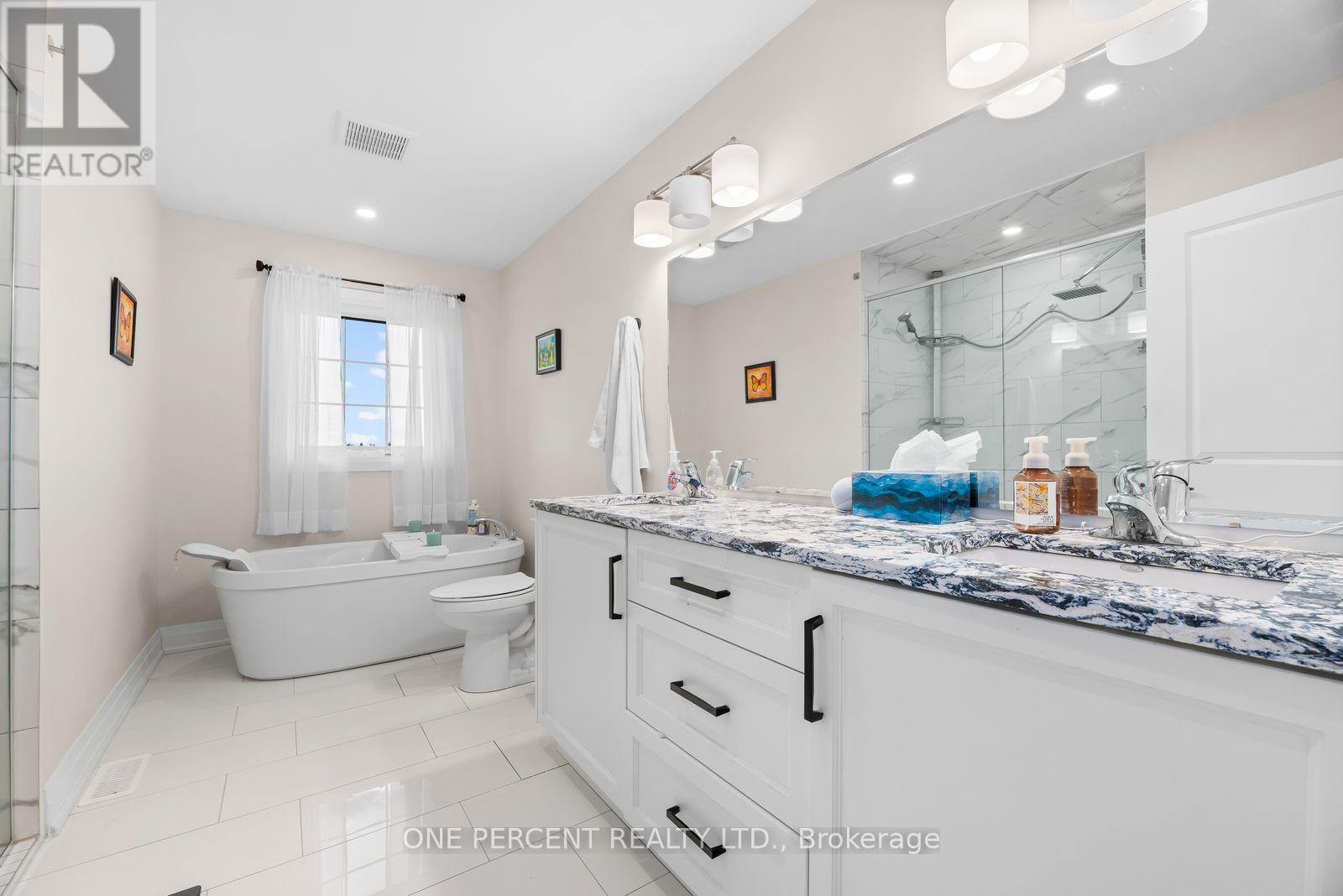 626 HAYLOCK GARDENS - 24