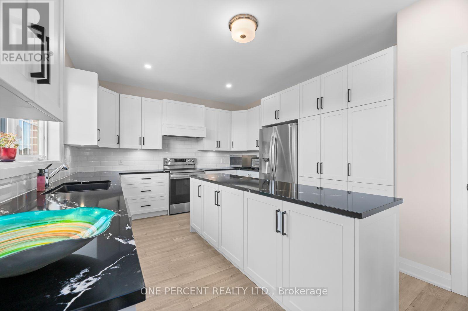 626 HAYLOCK GARDENS - 7