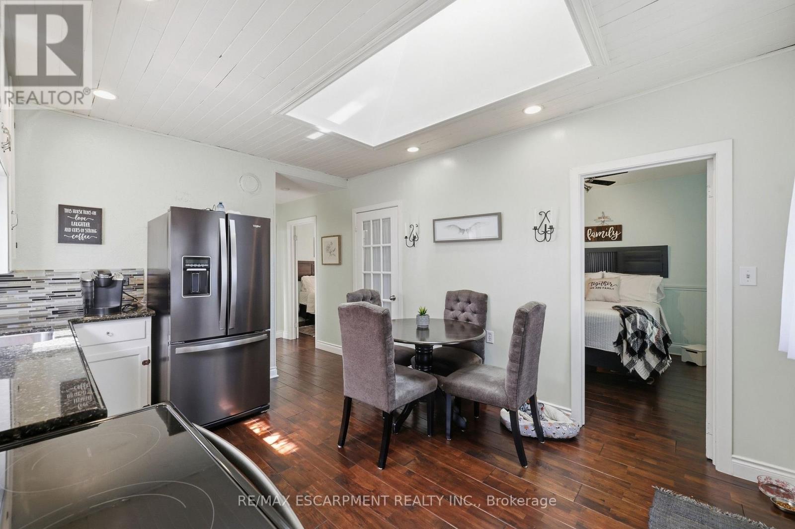 84 BARONS AVENUE N - Image 14