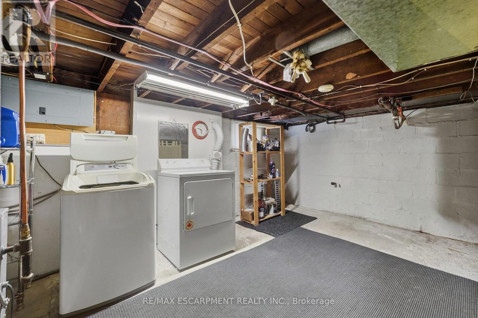 84 BARONS AVENUE N - Image 22
