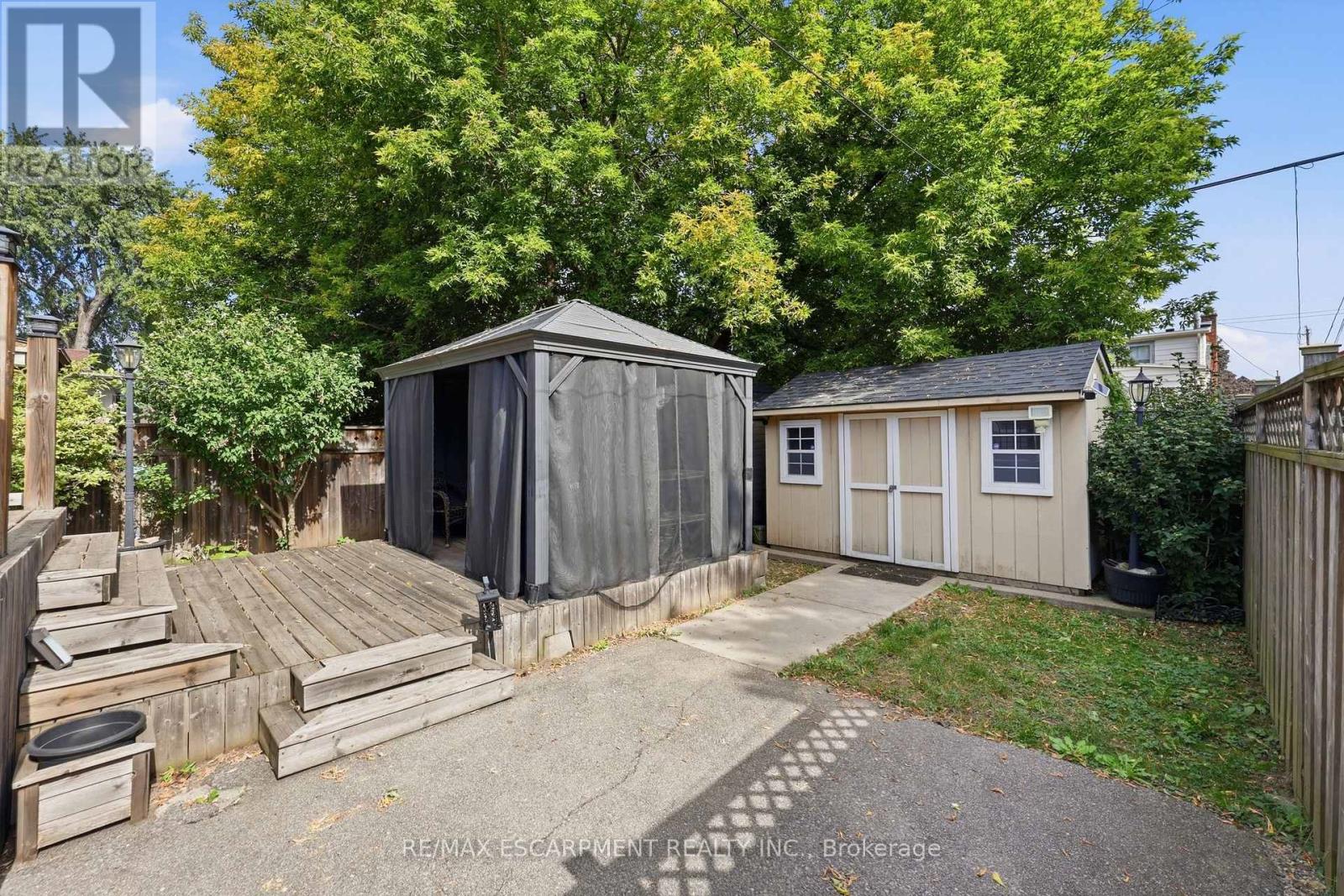 84 BARONS AVENUE N - Image 25
