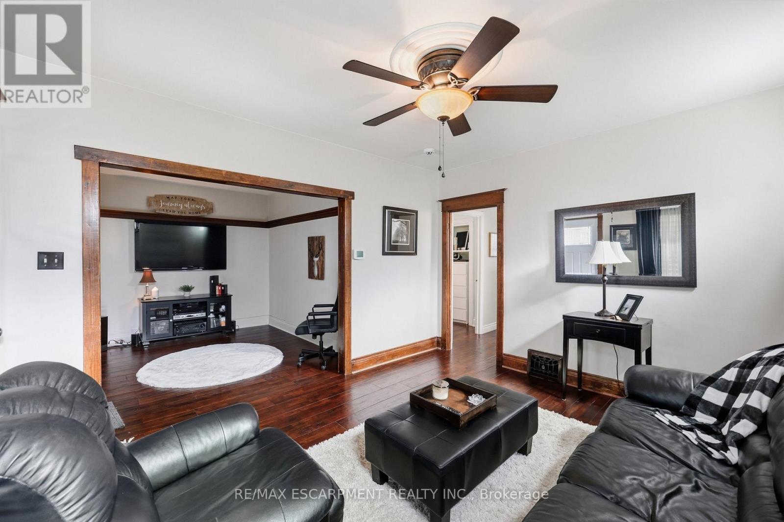 84 BARONS AVENUE N - Image 5