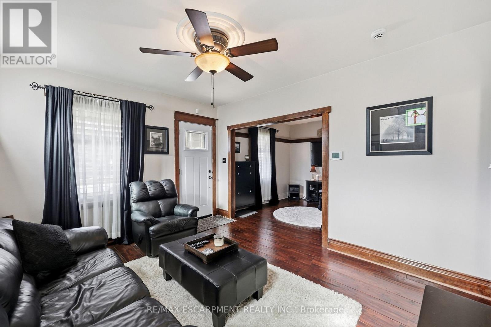 84 BARONS AVENUE N - 6