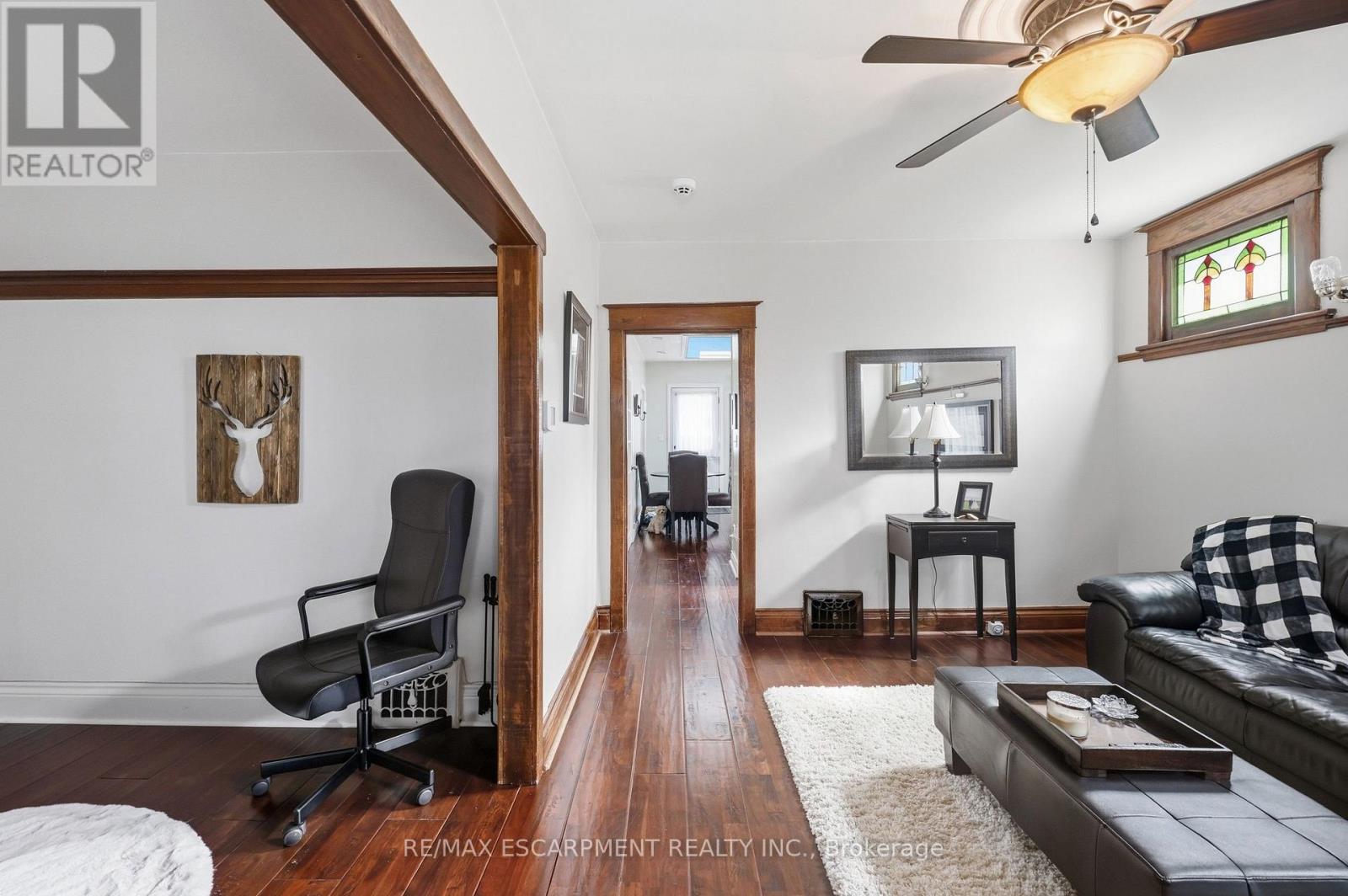 84 BARONS AVENUE N - 7