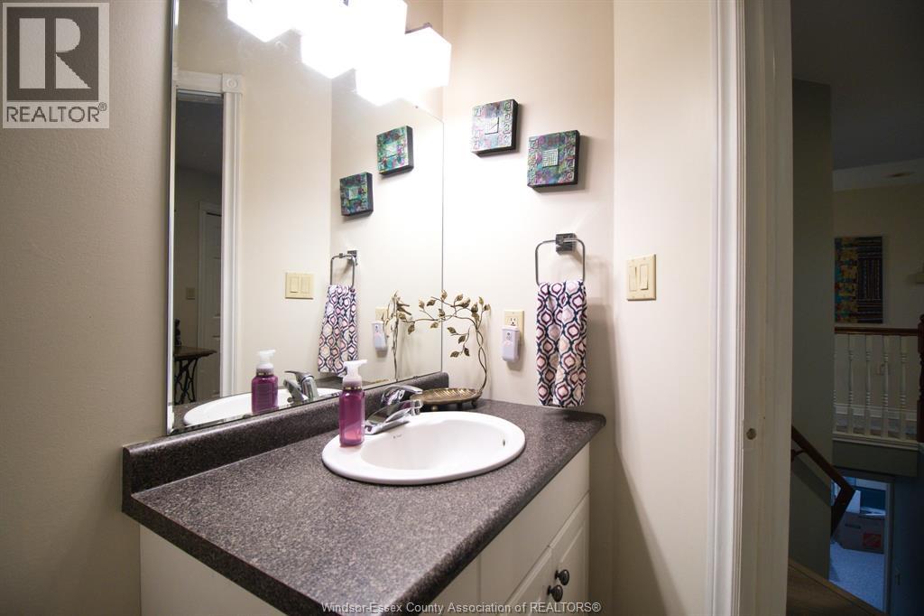 2 THOMAS CRESCENT - 16