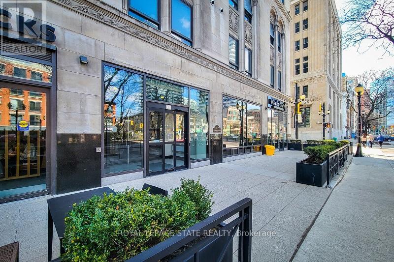 #912 112 KING STREET - 2