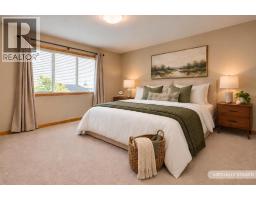 135 Hawkmere View - photo 17