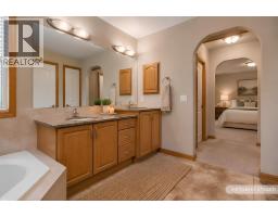 135 Hawkmere View - photo 20