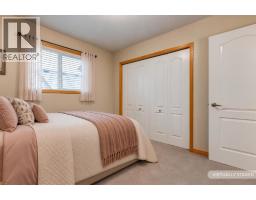 135 Hawkmere View - photo 26