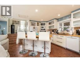 3pc Bathroom - 2406 18 Street N, Lethbridge, AB T1H4P9 Photo 6