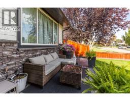2406 18 Street N, Lethbridge, AB T1H4P9 Photo 31
