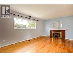 17 Bissett Avenue, photo 3