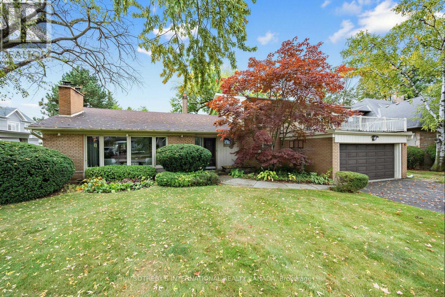 95 Princess Anne Crescent, Toronto, ON photo 2