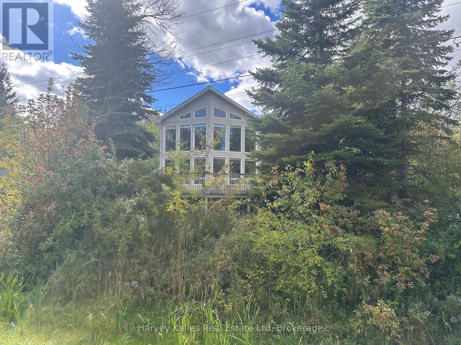 61 Constance Boulevard North — photo 28