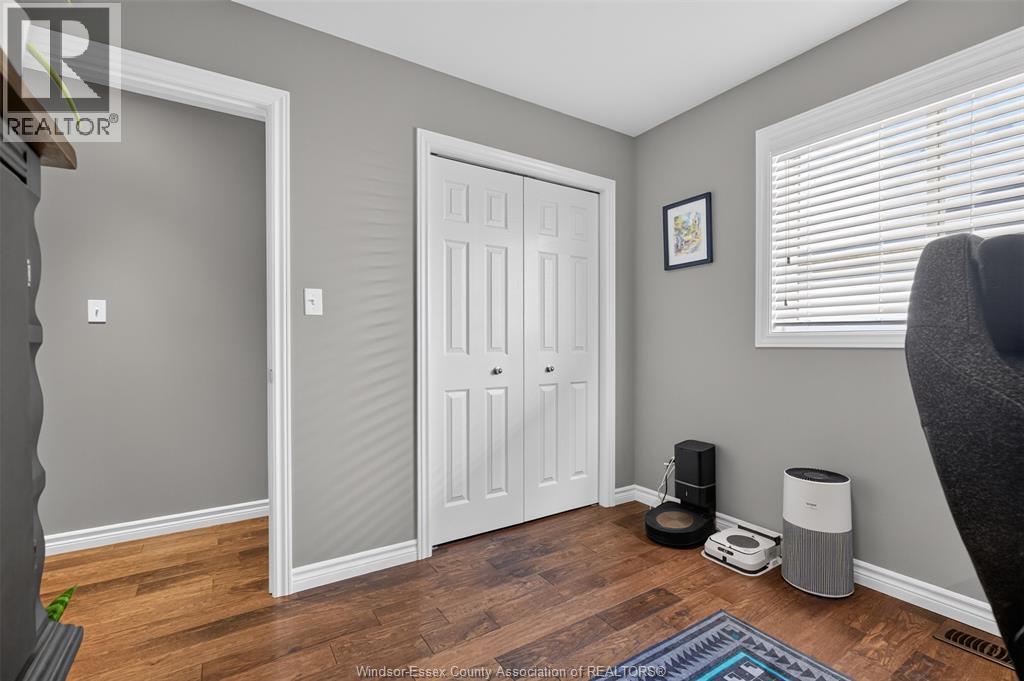 1049 THUNDERBAY - Image 25
