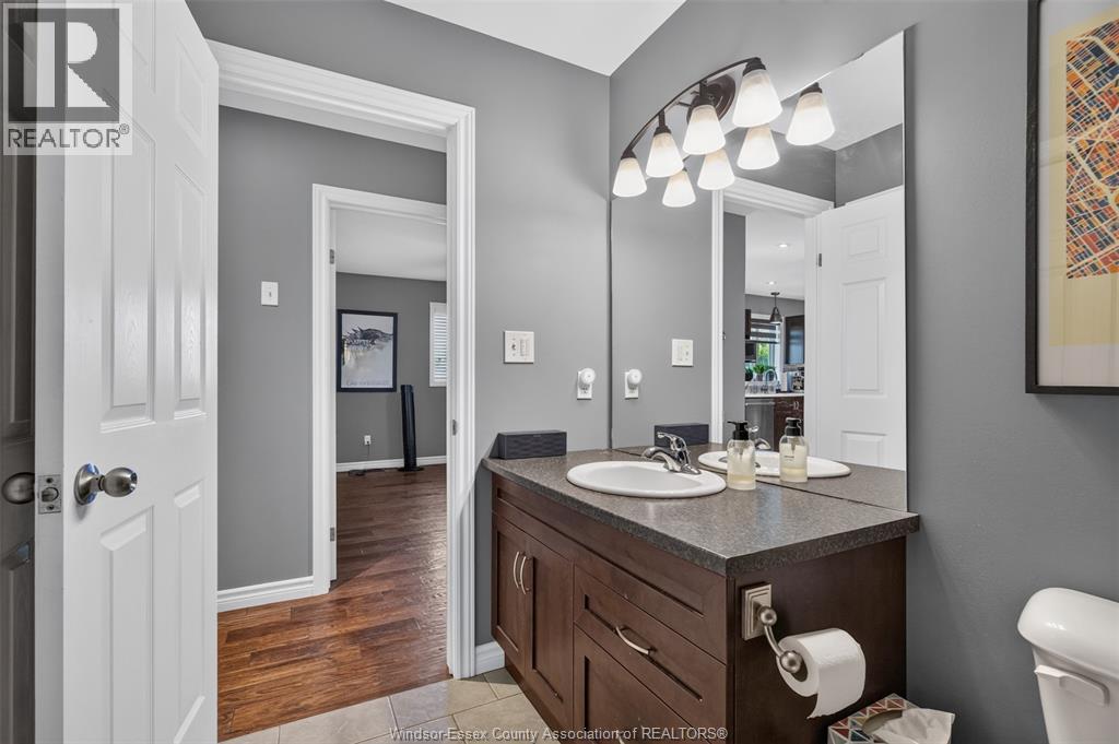 1049 THUNDERBAY - Image 27