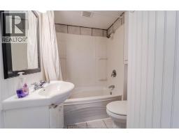 Bedroom - 966 Curry Avenue, Windsor, ON N9B2C5 Photo 11