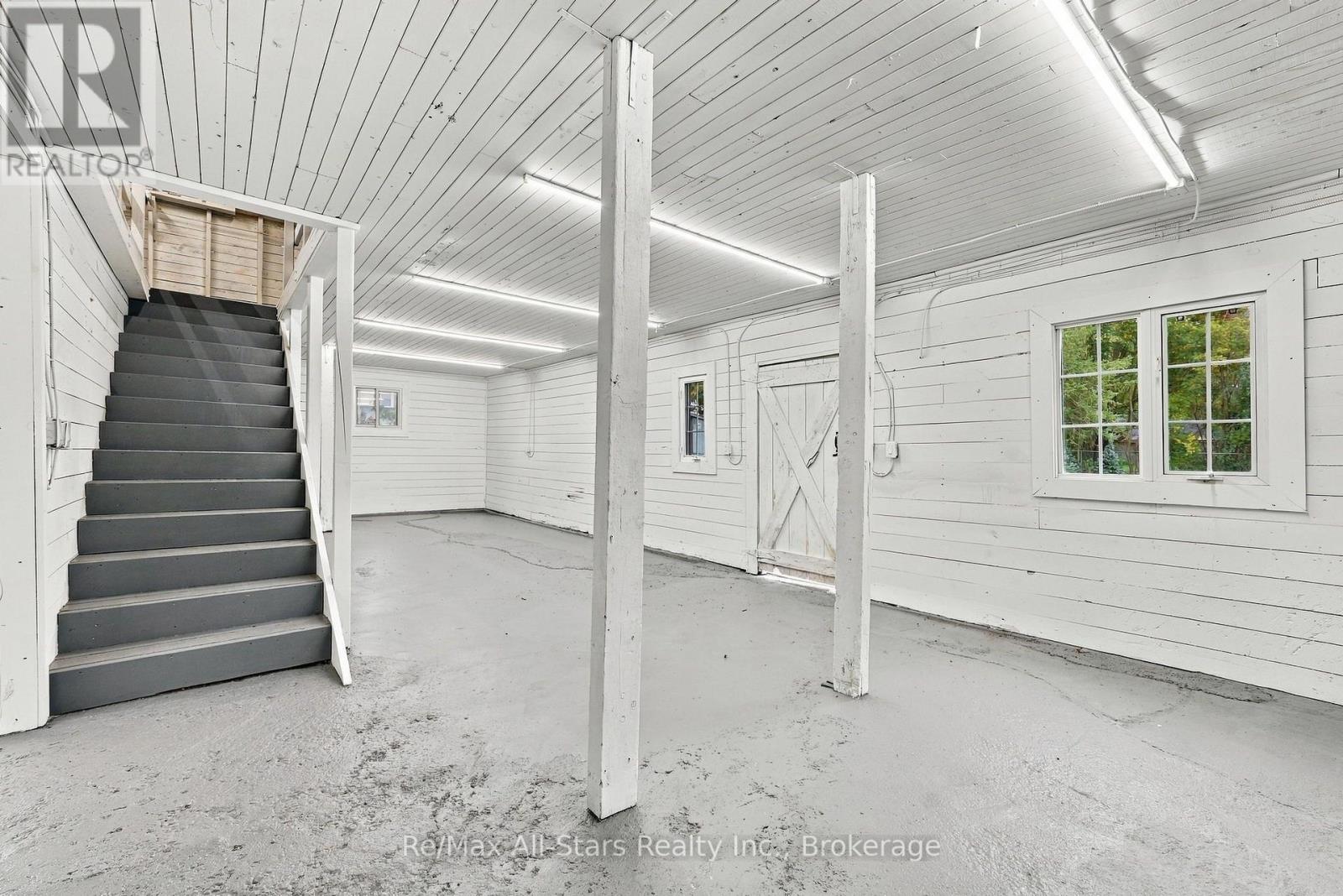 40 CAROLINE STREET - Image 32