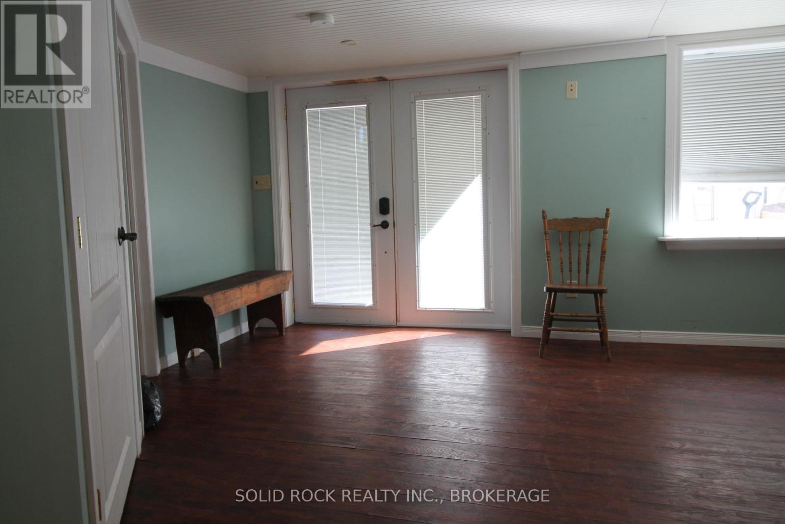 1127 PERRY LANE - Image 12