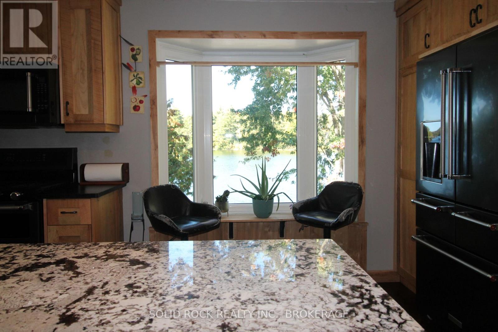 1127 PERRY LANE - 4
