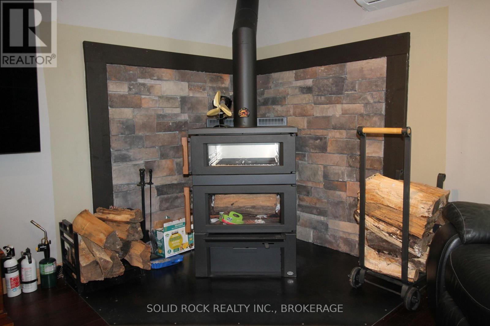 1127 PERRY LANE - Image 6