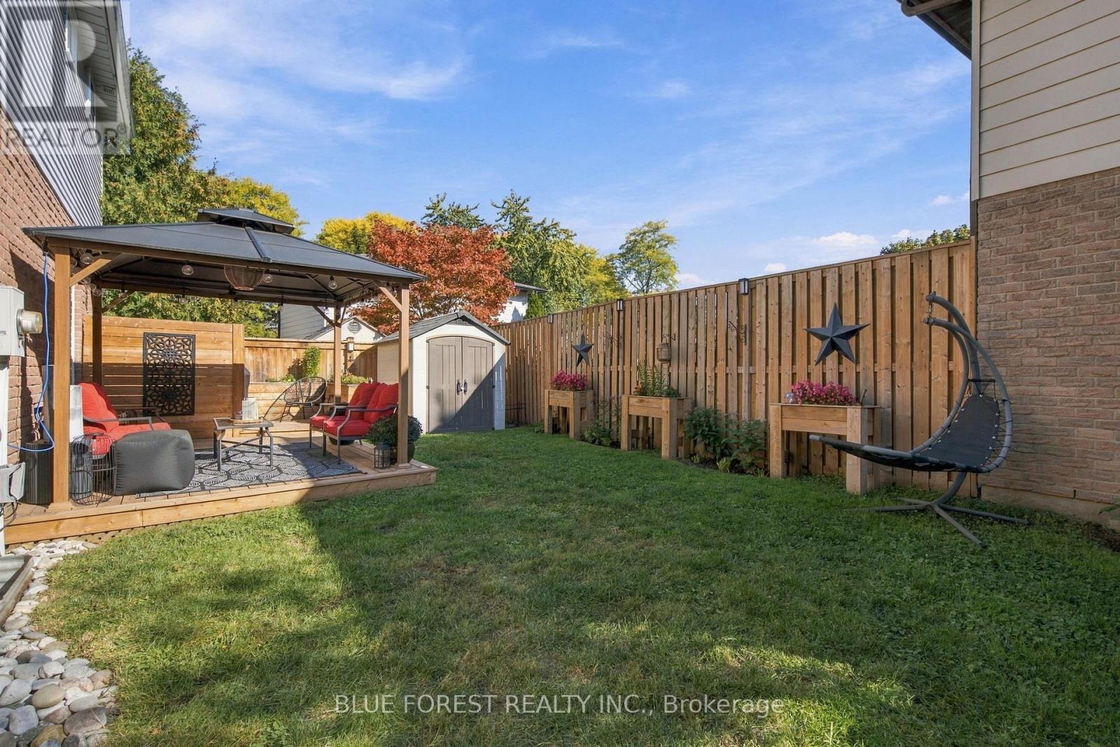 114 HEARTHSIDE PLACE - 30