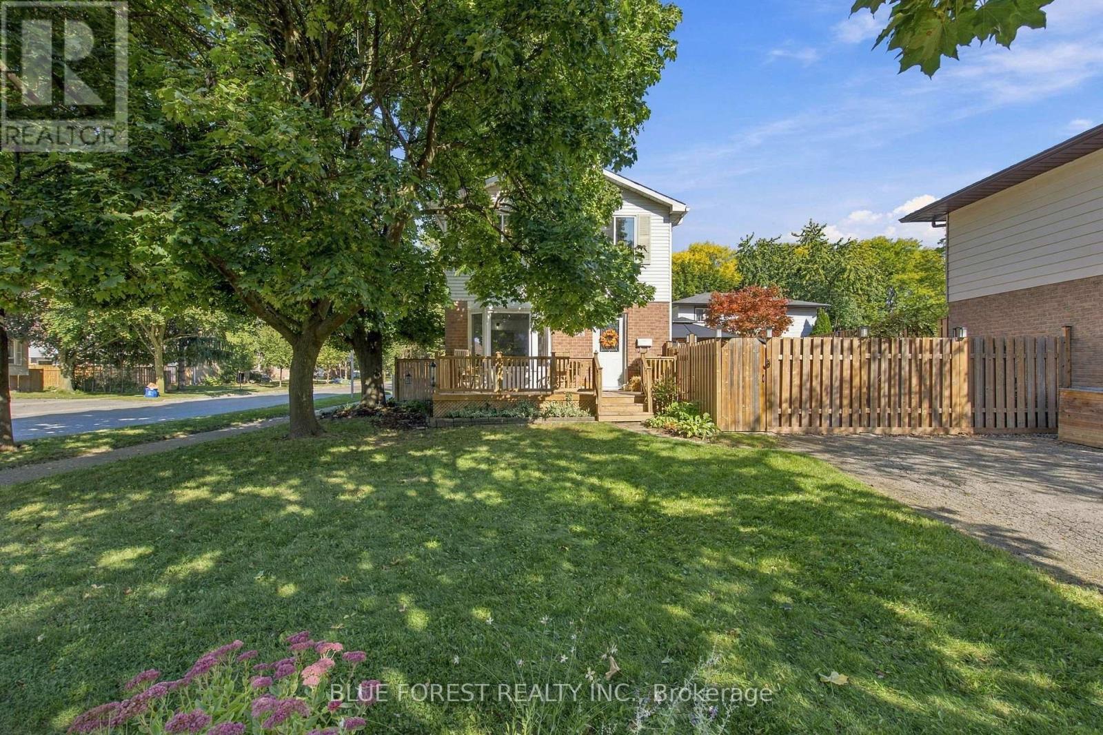 114 HEARTHSIDE PLACE - 36