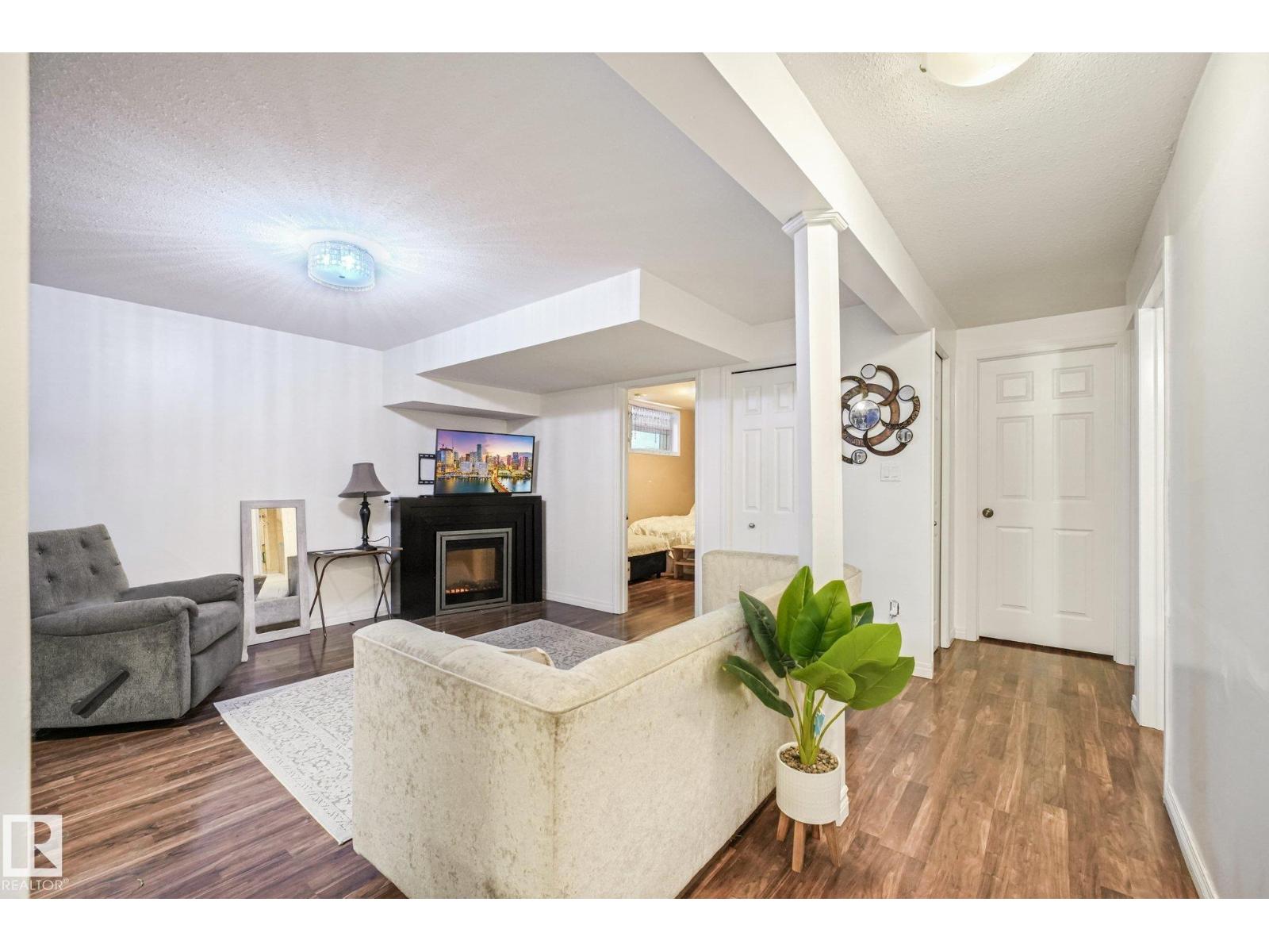 3963 57 ST NW - Image 32