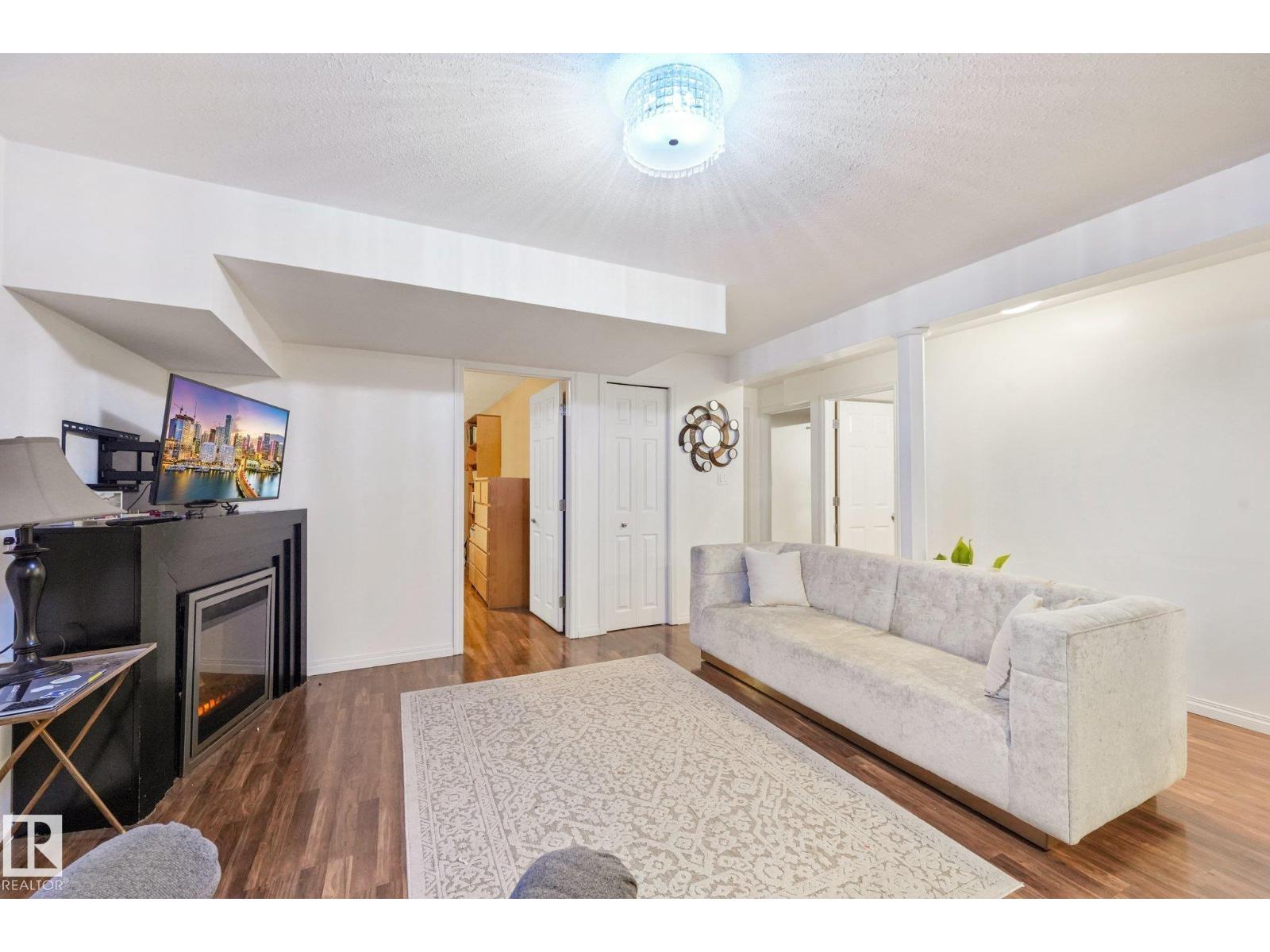 3963 57 ST NW - 35