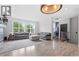 237 Mahogany Parade SE - photo 3